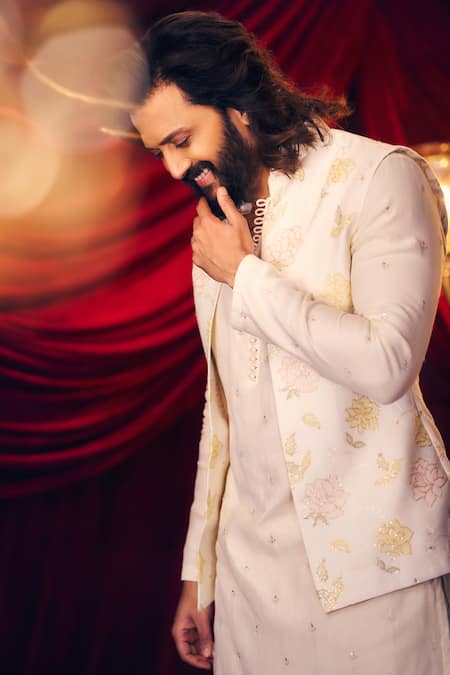 Nafs Ivory Chanderi Embroidery Floral Badla Work Bundi Set Online at Aza Fashions Nafs_Ivory Chanderi Embroidery Floral Badla Work Bundi Set _Online_at_Aza_Fashions