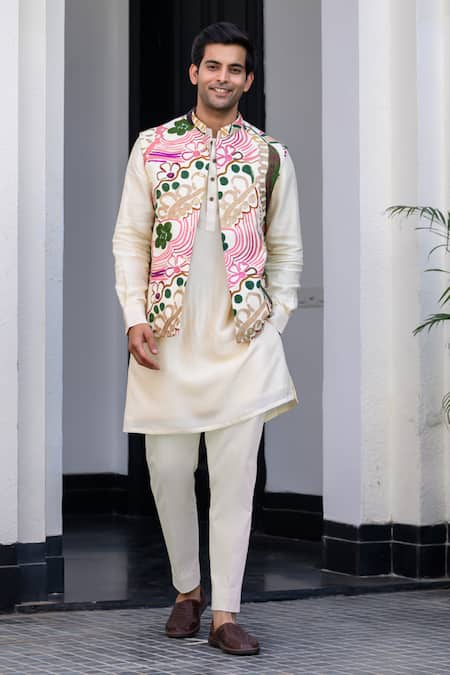 JUHI BENGANI Designer Multi Colour Bundi Set 