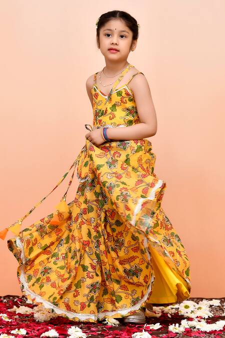Buy_Yuvraani Jaipur_Yellow Muslin, Cotton, Net Lace, Sequins Digital Print Lehenga Set _Online_at_Aza_Fashions