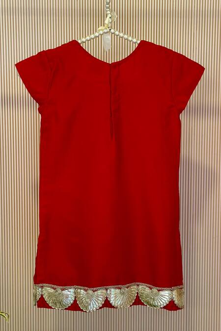 Rage Attire-Sweta Saria_Red Zari Bird Zardozi Kurta Set _Online_at_Aza_Fashions