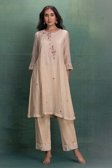 Kahani Lush Cream Chanderi Embroidery Round Neck Machine Cord Set 