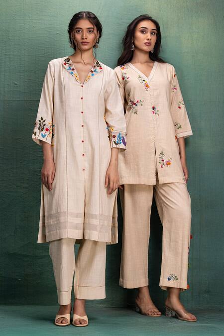 Kahani Lush Beige Cotton Embroidery V-neck Machine And Hand Set at Aza Fashions Kahani Lush_Beige Cotton Embroidery V-neck Machine And Hand Set _at_Aza_Fashions