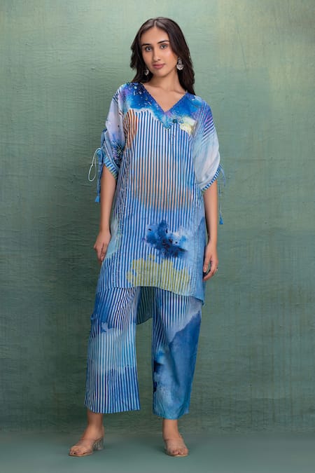 Kahani Lush_Blue Cotton, Silk Embroidery V-neck Printed Kurta Pant Set _Online_at_Aza_Fashions