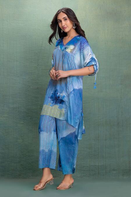 Buy_Kahani Lush_Blue Cotton, Silk Embroidery V-neck Printed Kurta Pant Set _Online_at_Aza_Fashions