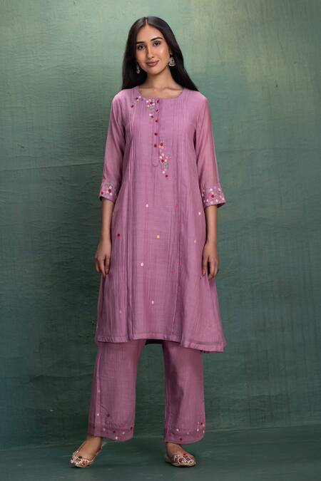 Kahani Lush_Pink Chanderi Embroidery Round Neck Kurta Pant Set _Online_at_Aza_Fashions