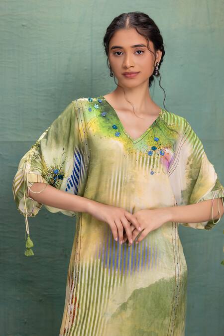 Kahani Lush_Green Cotton, Silk Embroidery V-neck Digital Print Kurta Set _Online_at_Aza_Fashions