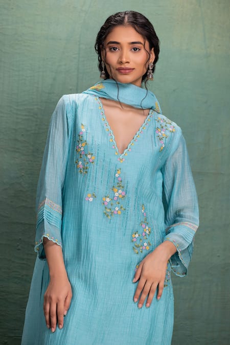 Buy_Kahani Lush_Blue Chanderi Embroidery Split V-neck Kurta Set _Online_at_Aza_Fashions