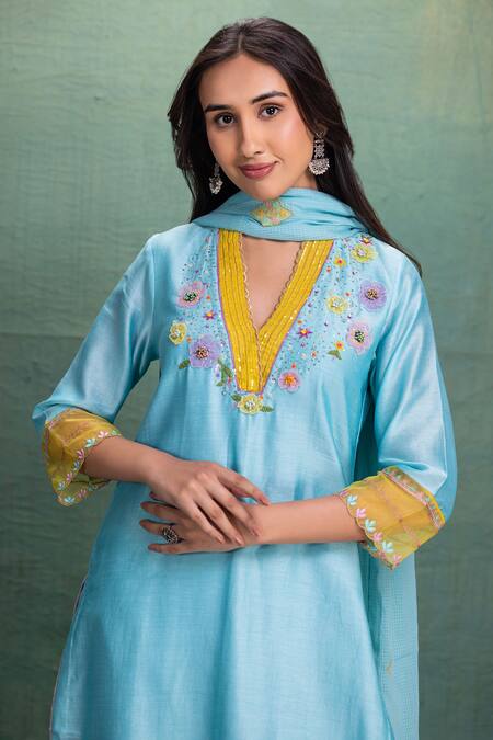 Kahani Lush_Blue Chanderi Embroidery Split V-neck Kurta Set _at_Aza_Fashions