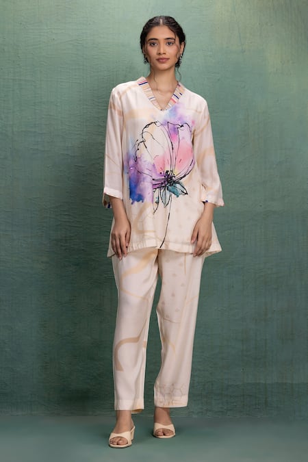 Kahani Lush Beige Cotton, Silk V-neck Digital Print Pant Set 