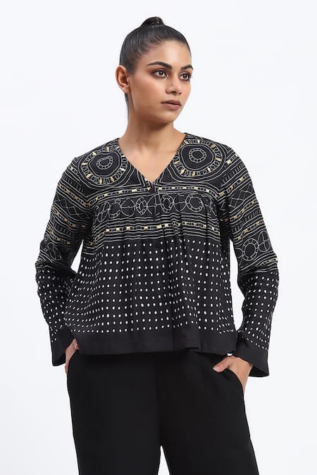ABRAHAM AND THAKORE Tribal Print Black Top 
