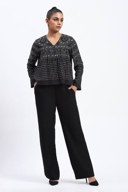 Buy_Abraham And Thakore_Black Linen V-neck Tribal Print Top 