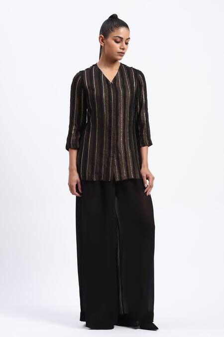 Buy_Abraham And Thakore_Gold Georgette Foil Printing V-neck Cutwork Tunic 