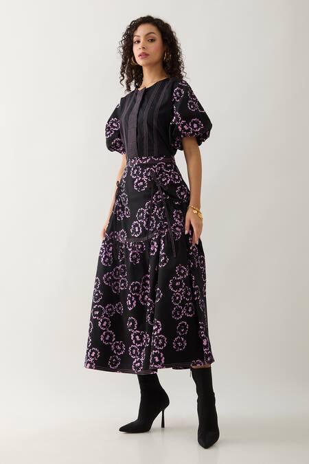 Son Of A Noble Snob_Black Cotton Satin Round Neck Queen Co-ord Set With Floral Skirt _Online_at_Aza_Fashions