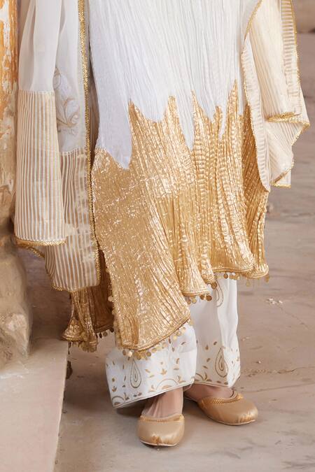 Buy_Etasha By Asha Jain_Ivory Satin, Crepe, Organza Embroidery Round Neck And Gold Designer Kurta Set _Online_at_Aza_Fashions