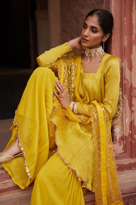 Buy_Etasha By Asha Jain_Yellow Satin, Organza, Georgette, Tulle Embroidery, Sequins Textured Kurta Set _Online_at_Aza_Fashions