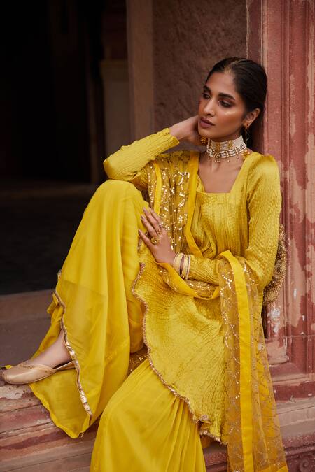 Buy_Etasha By Asha Jain_Yellow Satin, Organza, Georgette, Tulle Embroidery, Sequins Textured Kurta Set 