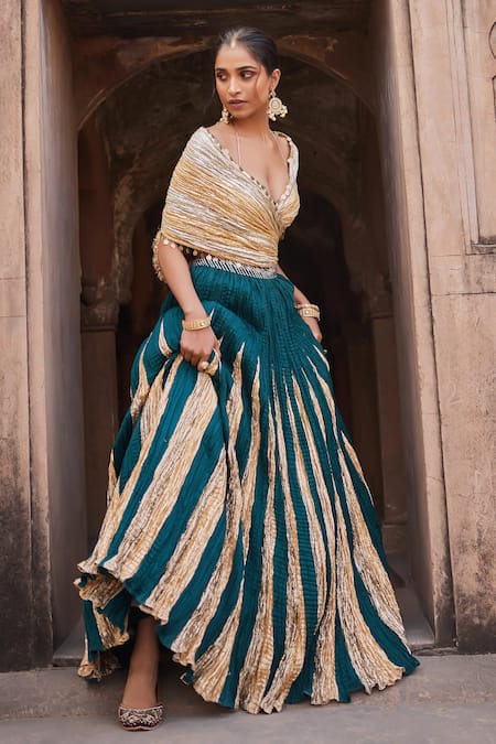 Buy_Etasha By Asha Jain_Green Silk V-neck Bottle Fusion Lehenga Set 