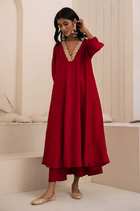 Tuli_Red Silk, Cotton Embroidery V-neck Reet Kalidaar Dola Kurta Set _Online_at_Aza_Fashions