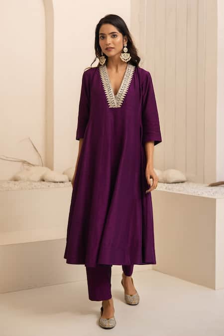 Avaha Purple Cotton, Silk Embroidery V-neck Jamuni Kalidaar Kurta Set 