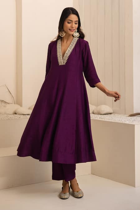 Tuli_Purple Cotton, Silk Embroidery V-neck Jamuni Kalidaar Kurta Set _Online_at_Aza_Fashions