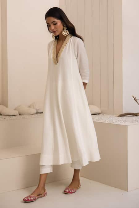 Shop_Tuli_Ivory Silk, Cotton V-neck Dola Anarkali Kurta Set _Online_at_Aza_Fashions