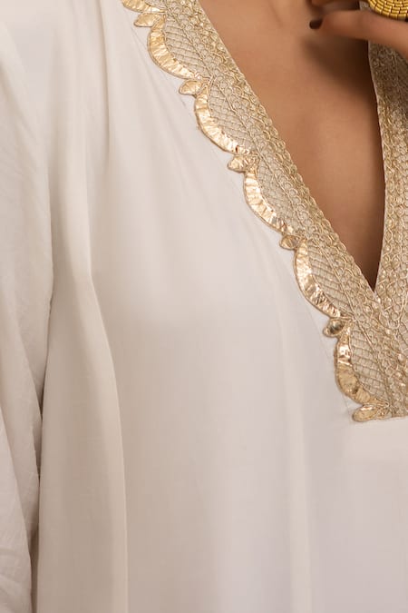 Buy_Tuli_Ivory Silk, Cotton V-neck Dola Anarkali Kurta Set 