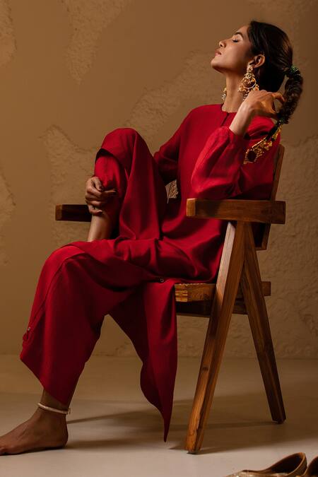 Tuli_Red Silk, Cotton Round Neck Anar A-line Dola Kurta Set _at_Aza_Fashions