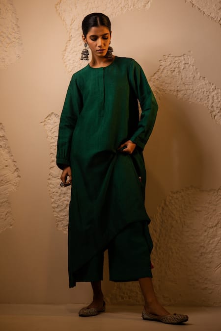 Avaha Emerald Green Dola Silk Kurta Set 