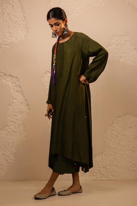 Buy_Tuli_Olive Green Silk, Cotton Round Neck Dola Kurta Set _Online_at_Aza_Fashions