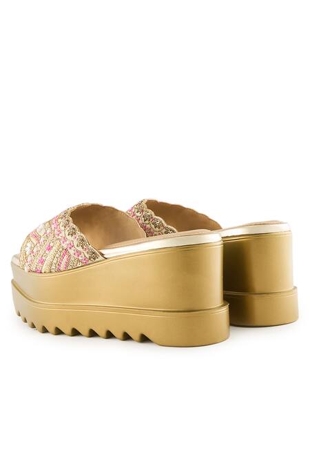 Anaar_Gold Embroidery Vintage Wink Wedges _Online_at_Aza_Fashions