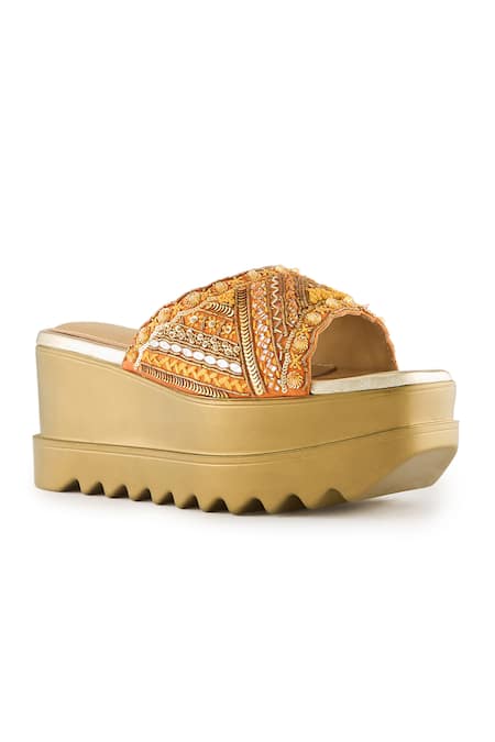 Buy_Anaar_Orange Embroidery Drama Dose Sandals 