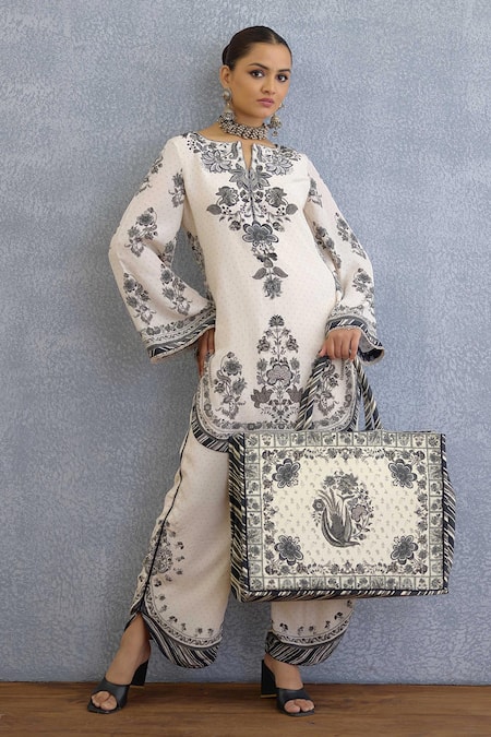 Buy_Torani_Multi Color Kalamkari Mrittika Handbag 