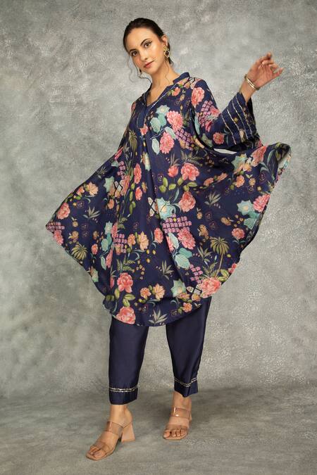 Tanu Malhotra Blue Cotton, Silk Split V-neck Printed High Low Kurta Set at Aza Fashions Tanu Malhotra_Blue Cotton, Silk Split V-neck Printed High Low Kurta Set _at_Aza_Fashions