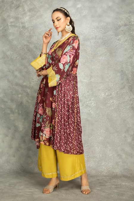 Tanu Malhotra Wine Cotton, Silk, Georgette V-neck Old Buti Kurta Set With Scalloping Dupatta at Aza Fashions Tanu Malhotra_Wine Cotton, Silk, Georgette V-neck Old Buti Kurta Set With Scalloping Dupatta _at_Aza_Fashions