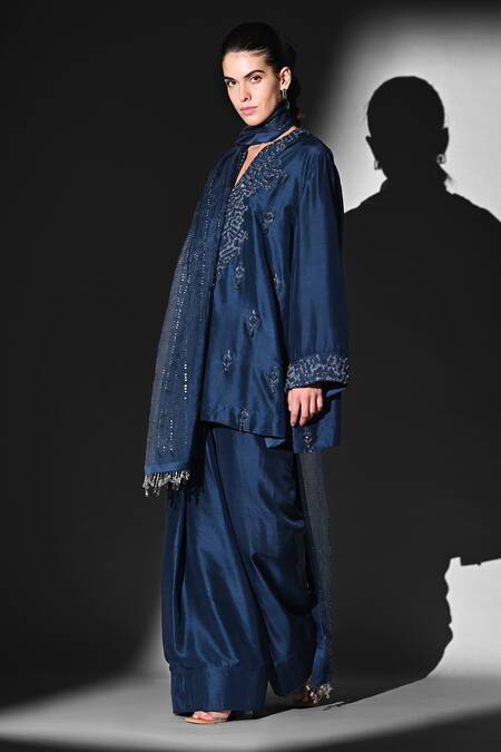 Nikita Mhaisalkar Blue Silk Beads, Sequins Split V-neck Indigo Beaded Hand Embroidered Kurta Set Online at Aza Fashions Nikita Mhaisalkar_Blue Silk Beads, Sequins Split V-neck Indigo Beaded Hand Embroidered Kurta Set _Online_at_Aza_Fashions