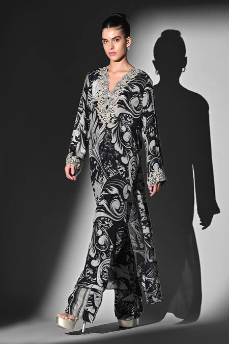 Nikita Mhaisalkar Black Silk, Crepe Embroidery V-neck Swirl Print Kurta Set Online at Aza Fashions Nikita Mhaisalkar_Black Silk, Crepe Embroidery V-neck Swirl Print Kurta Set _Online_at_Aza_Fashions