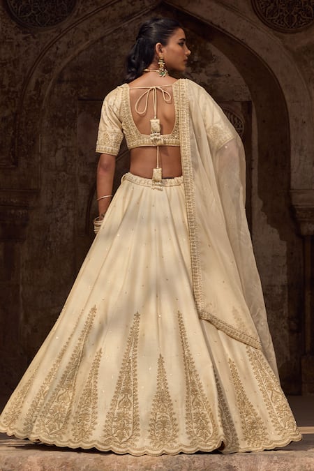 Shop Kritika Dawar Ivory , Organza Embroidery, Pearls V-neck Lehenga Set at Aza Fashions Shop_Kritika Dawar_Ivory , Organza Embroidery, Pearls V-neck Lehenga Set _at_Aza_Fashions