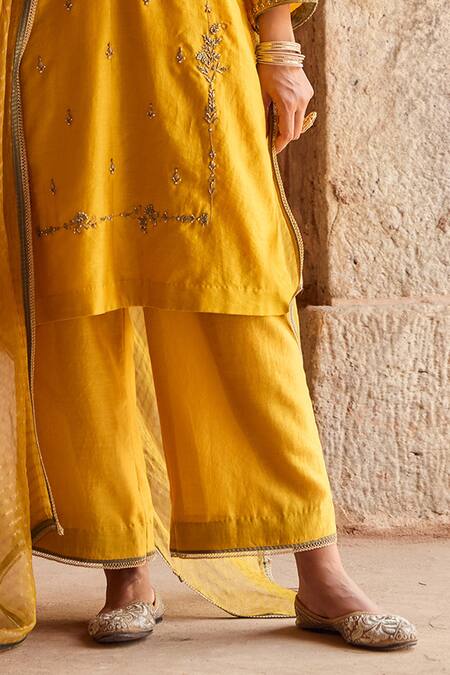 Kritika Dawar_Yellow , Chanderi, Organza Pearls Mustard Pakistani Style Kurta Set _Online_at_Aza_Fashions