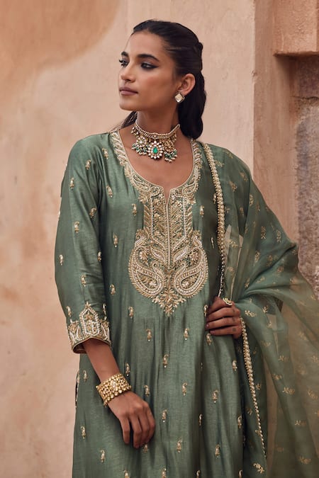 Buy Kritika Dawar Green , Organza Pearls, Sequins Split V-neck Embroidered Kurta Set Online at Aza Fashions Buy_Kritika Dawar_Green , Organza Pearls, Sequins Split V-neck Embroidered Kurta Set _Online_at_Aza_Fashions