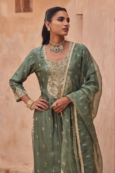 Shop Kritika Dawar Green , Organza Pearls, Sequins Split V-neck Embroidered Kurta Set Online at Aza Fashions Shop_Kritika Dawar_Green , Organza Pearls, Sequins Split V-neck Embroidered Kurta Set _Online_at_Aza_Fashions