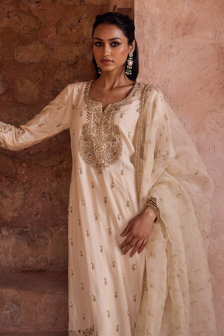 Kritika Dawar_Ivory , Organza Diamonds, Pearls, Sequins, Embroidery Dabka Kurta Set _at_Aza_Fashions