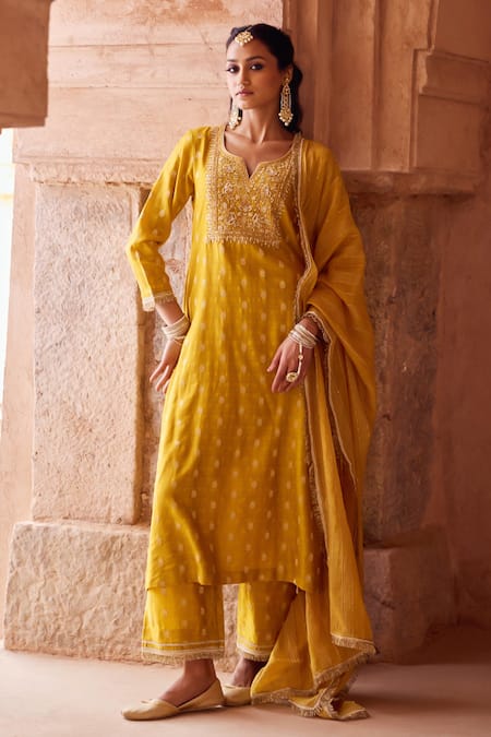 Kritika Dawar Yellow Chanderi, Silk Round Neck Dabka Embroidered Kurta Set at Aza Fashions Kritika Dawar_Yellow Chanderi, Silk Round Neck Dabka Embroidered Kurta Set _at_Aza_Fashions