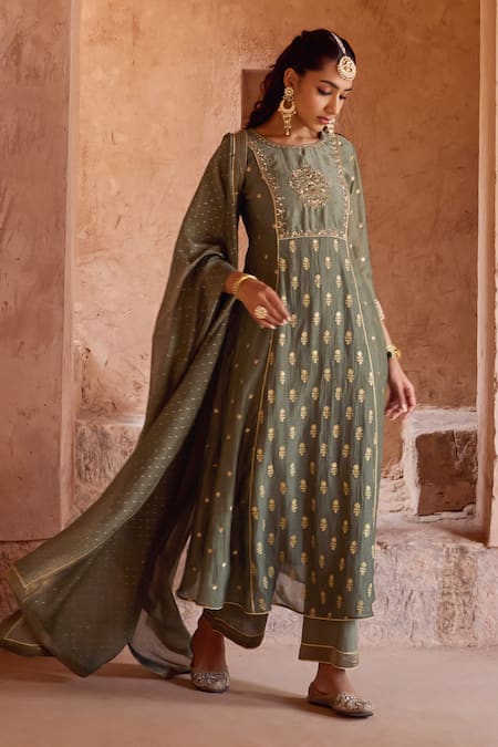 Kritika Dawar Green Chanderi, Silk Embroidery Round Neck Dabka Kurta Set at Aza Fashions Kritika Dawar_Green Chanderi, Silk Embroidery Round Neck Dabka Kurta Set _at_Aza_Fashions