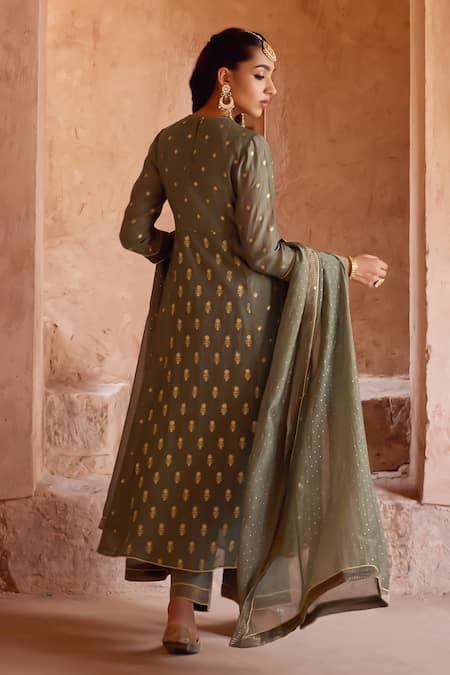 Shop Kritika Dawar Green Chanderi, Silk Embroidery Round Neck Dabka Kurta Set at Aza Fashions Shop_Kritika Dawar_Green Chanderi, Silk Embroidery Round Neck Dabka Kurta Set _at_Aza_Fashions