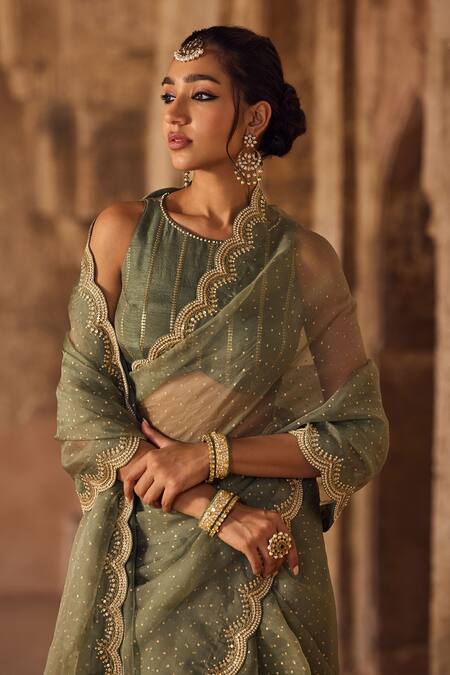 Kritika Dawar Green Organza, Pearls Round Neck Sage Hand Block Printed Saree Set Online at Aza Fashions Kritika Dawar_Green Organza, Pearls Round Neck Sage Hand Block Printed Saree Set _Online_at_Aza_Fashions