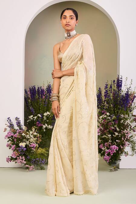Sue Mue Gold Chiffon Sequins, Zari Sweetheart Neck Light Yellow And Embroidered Saree Set at Aza Fashions Sue Mue_Gold Chiffon Sequins, Zari Sweetheart Neck Light Yellow And Embroidered Saree Set _at_Aza_Fashions