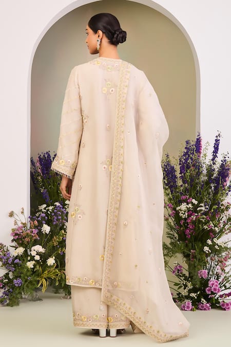Shop Sue Mue Beige Silk Organza Embroidery, Sequins, Beads, Zari V-neck Kurta Set at Aza Fashions Shop_Sue Mue_Beige Silk Organza Embroidery, Sequins, Beads, Zari V-neck Kurta Set _at_Aza_Fashions