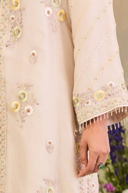Buy Sue Mue Beige Silk Organza Embroidery, Sequins, Beads, Zari V-neck Kurta Set Buy_Sue Mue_Beige Silk Organza Embroidery, Sequins, Beads, Zari V-neck Kurta Set