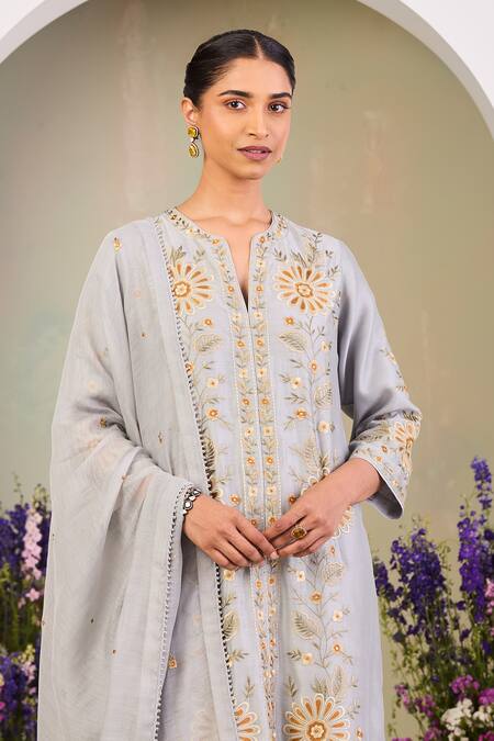 Sue Mue Blue Silk, Embroidery Round Neck Ice Kurta Set Online at Aza Fashions Sue Mue_Blue Silk, Embroidery Round Neck Ice Kurta Set _Online_at_Aza_Fashions