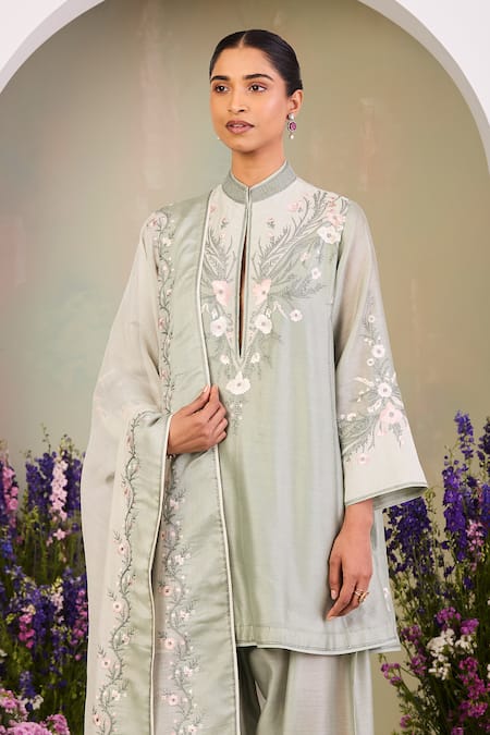 Sue Mue Green Silk, Handloom Cotton, Embroidery, Applique Kurta Set Online at Aza Fashions Sue Mue_Green Silk, Handloom Cotton, Embroidery, Applique Kurta Set _Online_at_Aza_Fashions